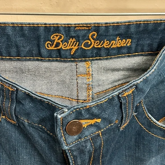 Kimes Ranch Betty Seventeen jeans - Picture 2 of 6